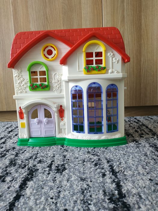 Domek rozkładany dla lalek z mebelkami