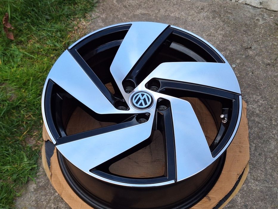 Литі диски R18 VW Golf 8 ID4 Tiguan 2 Passat B8 Alltrack