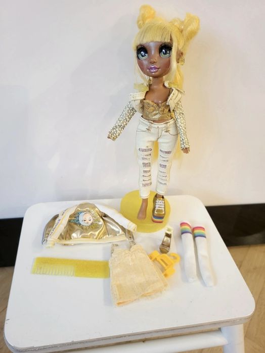 Rainbow High Modna Lalka Sunny Madison + Akcesoria