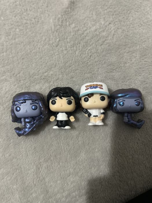 Іграшки кіндер всі чотири 100 грн