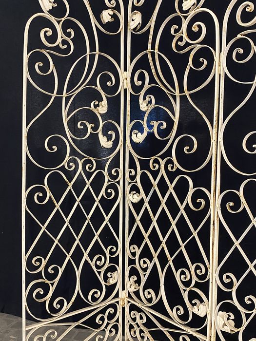 Biombo antigo em ferro