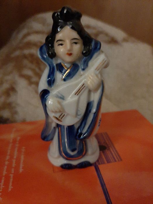 Deusa da Boa Sorte em porcelana