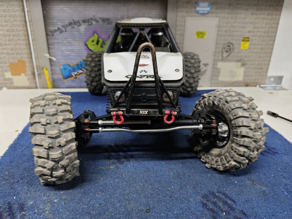 Axial Capra original