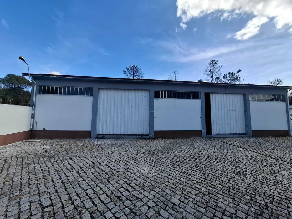 Arrenda-se ARMAZEM  - Termas Carvalhal