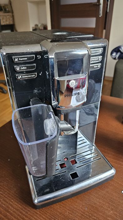 Ekspres ciśnieniowy Philips lattego 5330