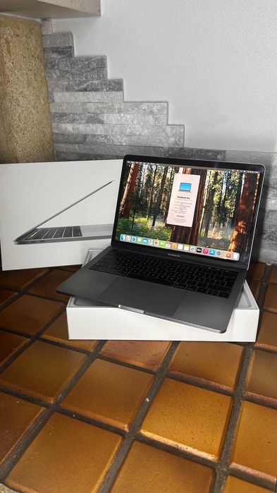 MacBook Pro 2019 13” i5 8Gb 128Gb - Cinzento Espacial