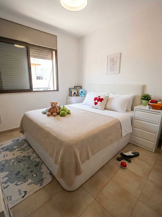 Cama Sommier Casal Elevatória c/ Arrumação + Cabeceira