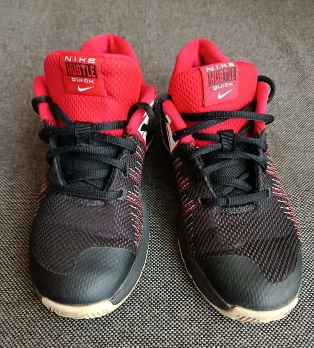 Buty młodzieżowe Nike Hustle Quick rozmiar 37, 5