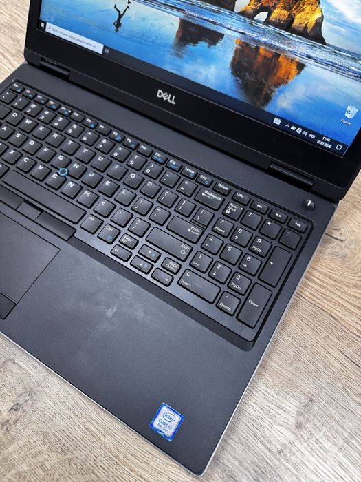 Dell Precision 7530  i7-8750H/16Gb/512SSd Quadro P2000 4Gb