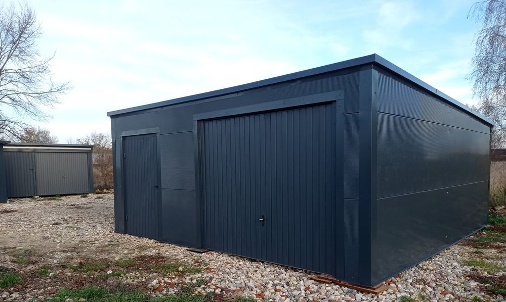 Garaże, pomieszcze gospodarcze z płyt warstwowych 6x5,8m.