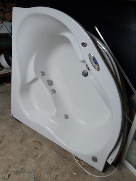 Wanna narożna 140x140