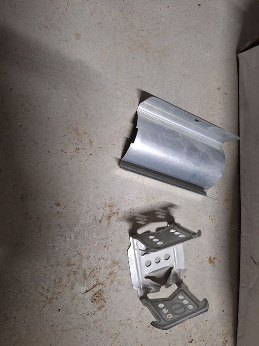 Wieszaki, łączniki itp do g-k