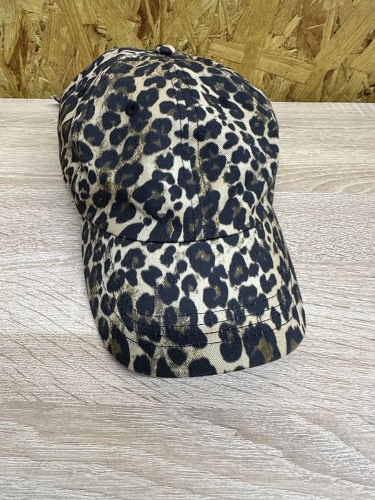 Жіноча кепка bershka, adidas