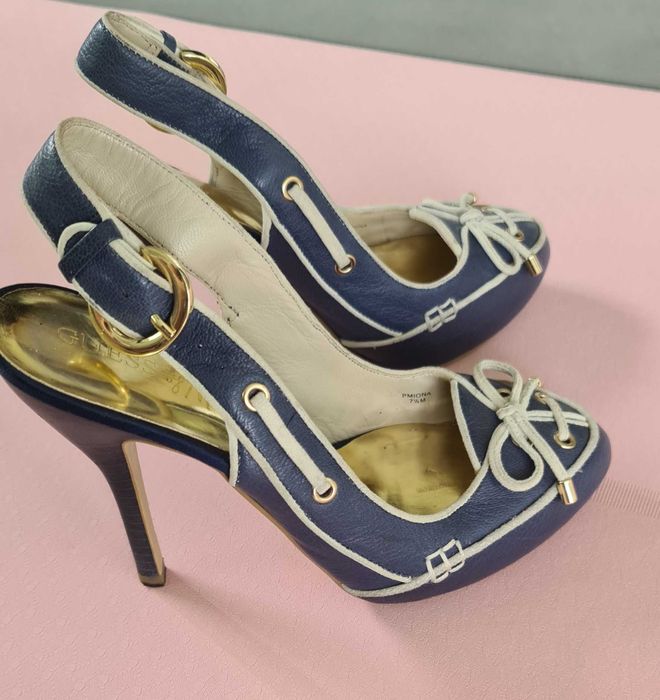 Szpilki GUESS by Marciano