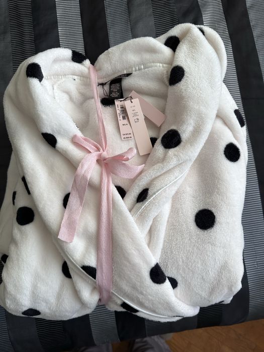 Плюшевий халат Victoria’s Secret  + лосьон Pink vanila