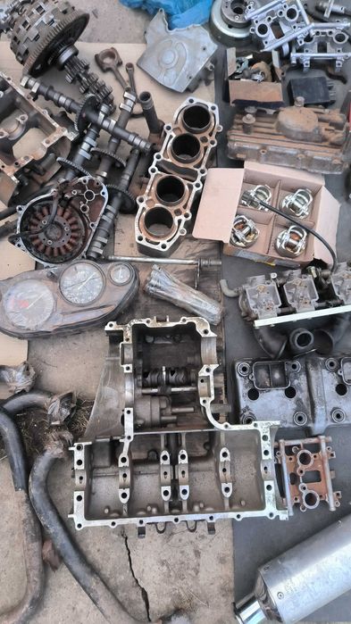 Продам запчасти двигателя Kawasaki ZZR 400/600 модель Е