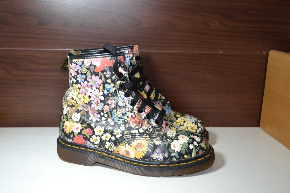 dr.martens 39р ботинки оригинал кожаные с принтом