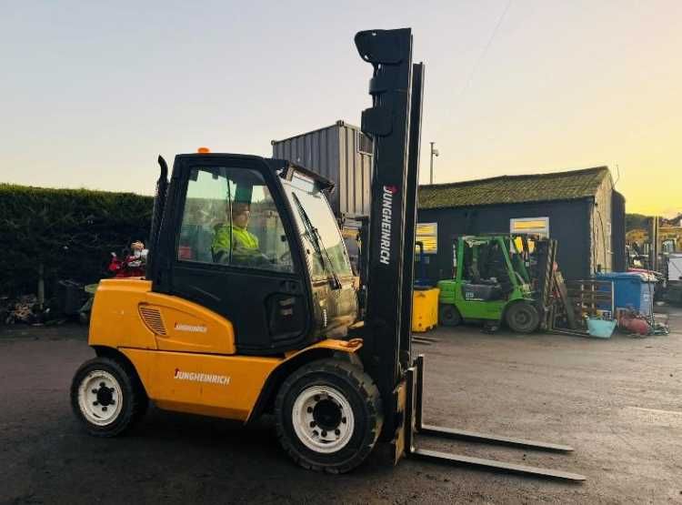 Вилочний навантажувач погрузчик JUNGHEINRICH - 3,5 тони, 4,5 м