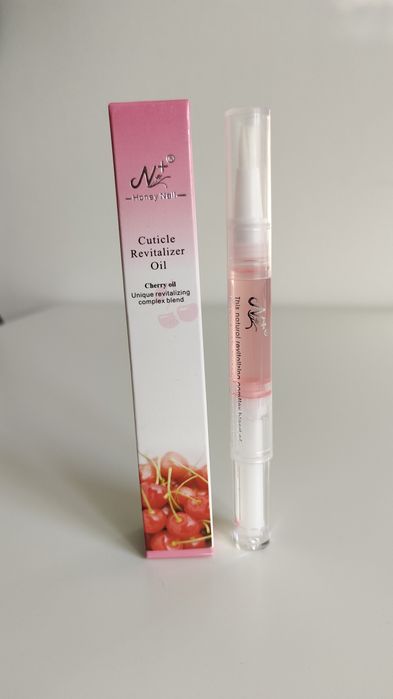 Cuticle Revitalizer Oil Cherry Oliwka w pisaku do skórek i paznokci