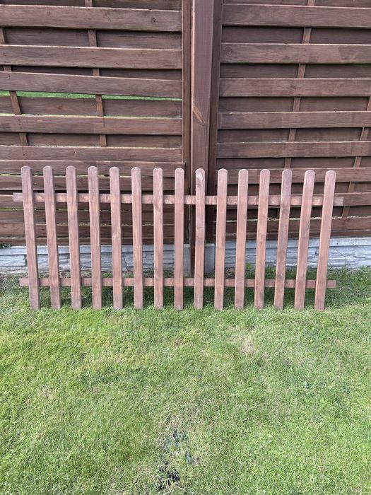 Płot sztachetowy / płotek drewniany