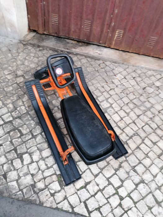 Carrinho de neve antigo