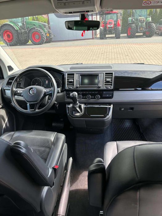 Samochód  Volkswagen Multivan Rok 2018