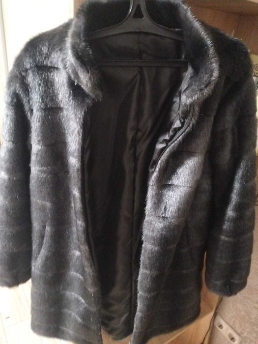 Продам еко шубу з черного штучного хутра розмір XL/50