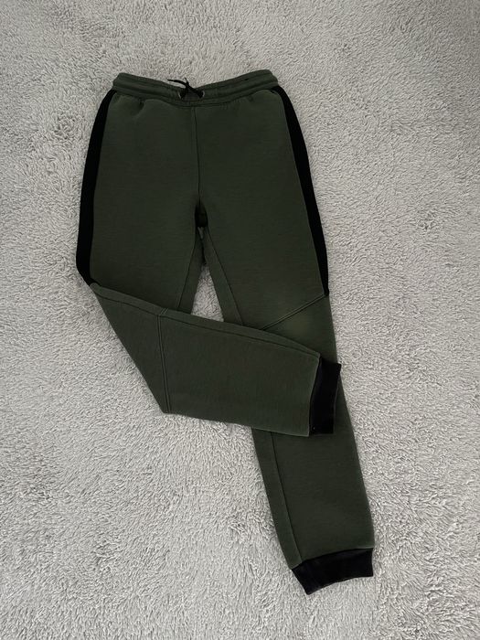 TU r. 158 cm spodnie dresowe dresy khaki dla chlopca