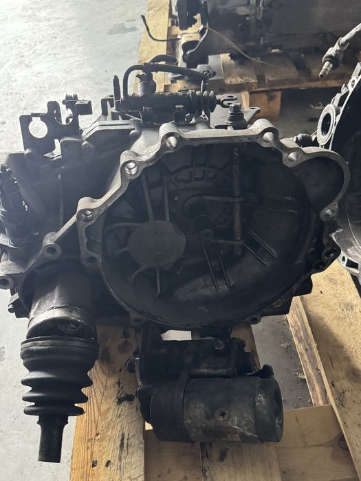 МКПП коробка передач 2.0 CRDI Kia Carens II (02-06) L2R