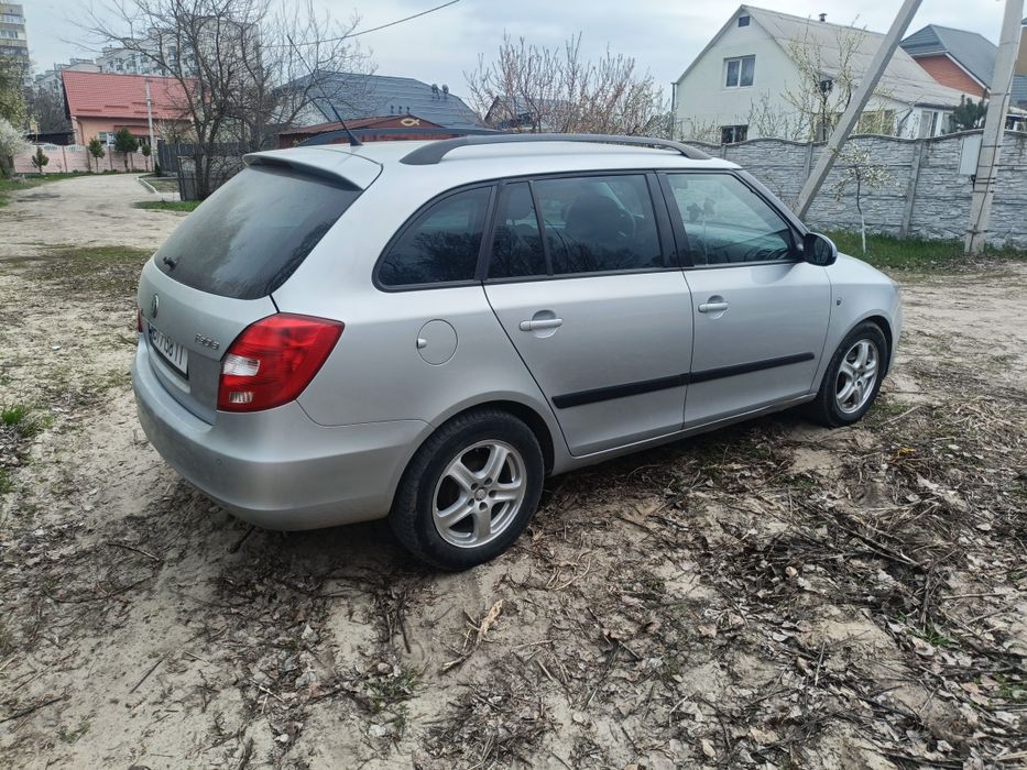 Шкода Фабія 2 2010