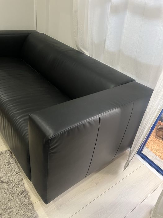 Sofa semi novo. Pouco usado.