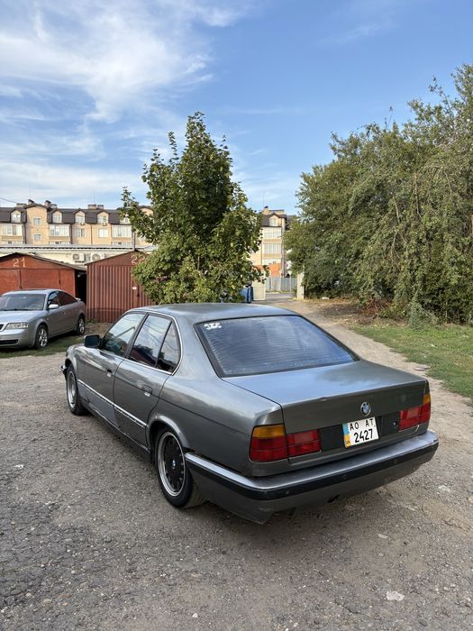 Продам бмв е34 .
