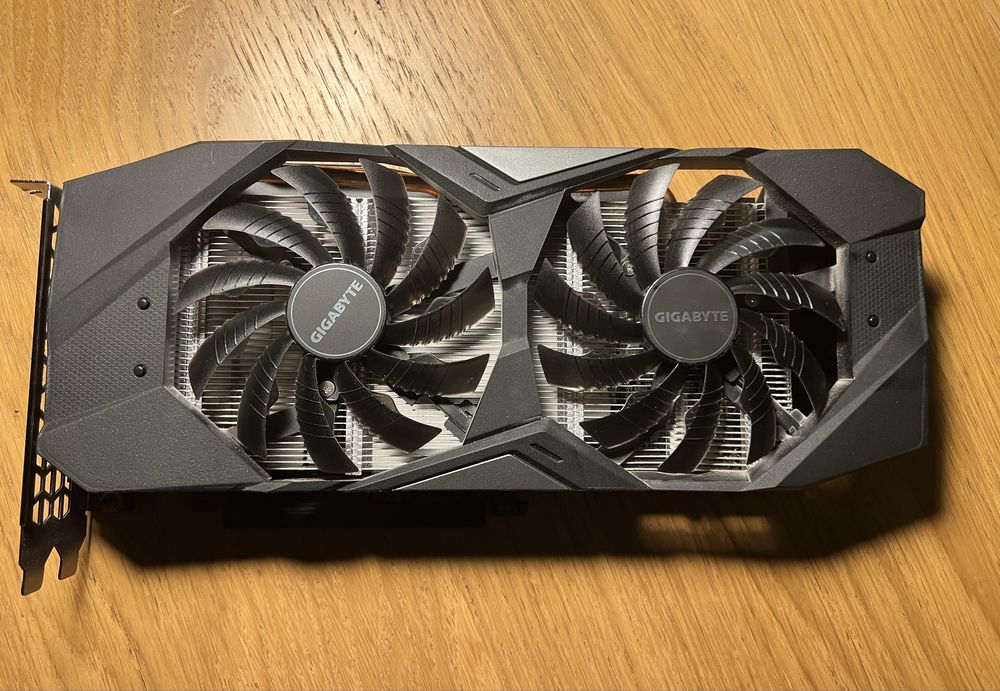 Karta graficzna Gigabyte RTX 2070 tanio Wawa