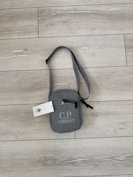 Месенджер C.P. Company / месенджер сп компані