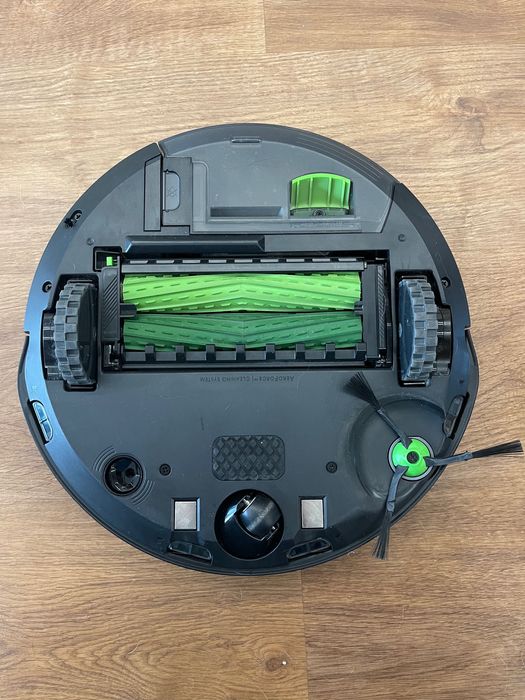 Aspirador Robot iRobot Roomba J9 plus + acessórios oficiais (3 filtros HEPA + escova lateral + 1 saco) Como novo!