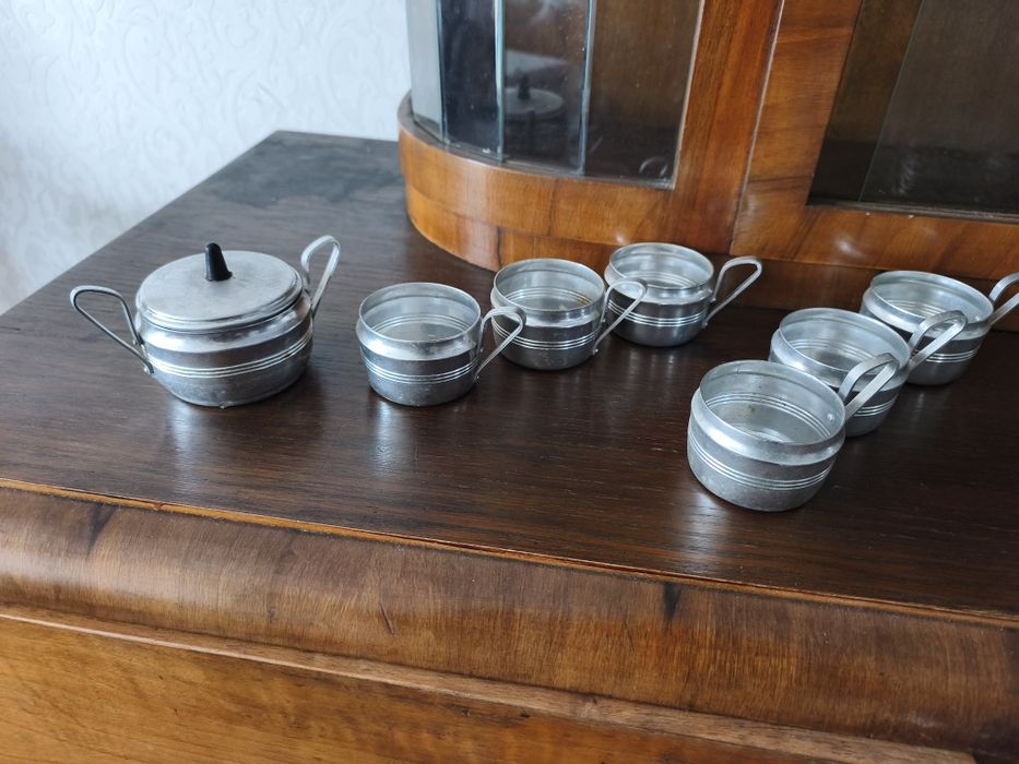 Dwa komplety koszyczków do szklanek wraz z cukiernicami