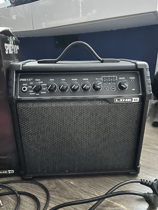 Комбоусилитель Line 6 Spider V 20 MkII