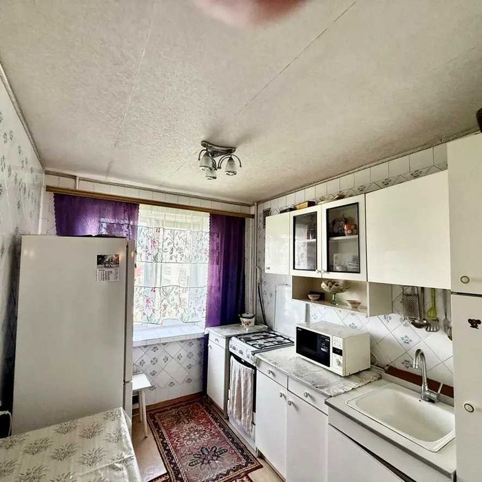Продам 3к квартиру улучшенной планировки у порога метро Левада