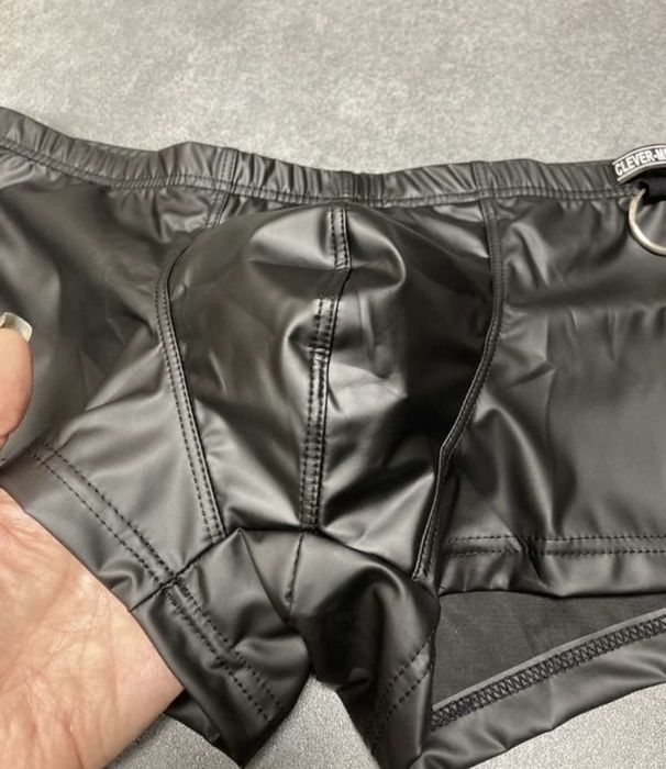 Чоловічі труси тканини під шкіру.