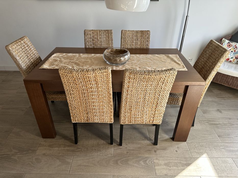 Mesa de jantar com 6 cadeiras