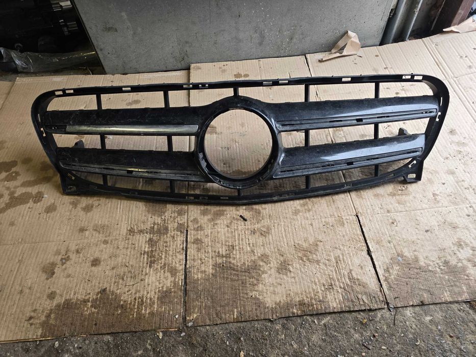 grill Mercedes GLA A156
