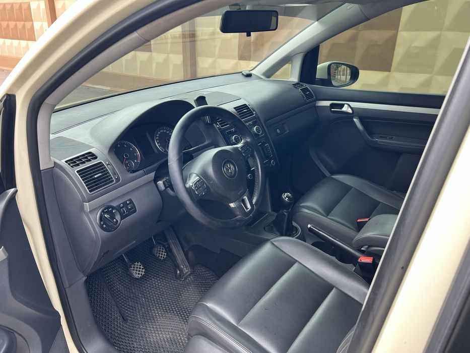 VW TOURAN 2012 1.4 газ метан/бензин
