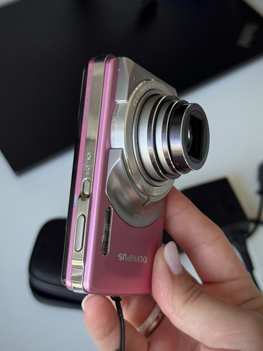 Цифровий фотоапарат Olympus Stylus 7010 | 12 МП CCD | 7× Wide Zoom | Dual Image Stabilization | Pink