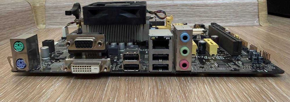 Материнська плата Asus A58M-K Socket FM2+/Процесор AMD A4-4000/Боксовий кулер
