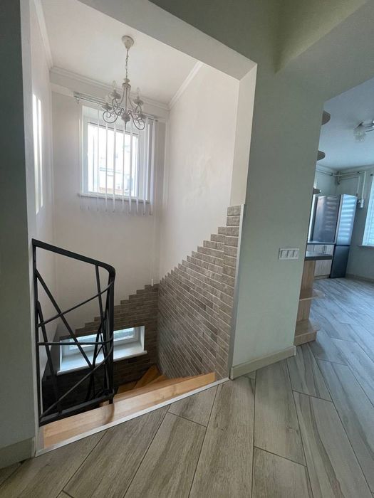 Продаж 3-кімнатної квартири, 139 м², новобудова, Винники
