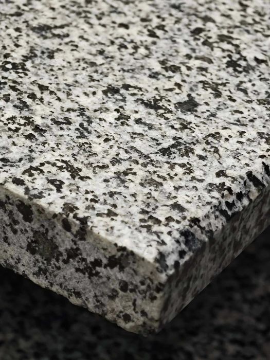 Płytki Granit G654 Padang Dark Płomieniowany oraz Polerowany