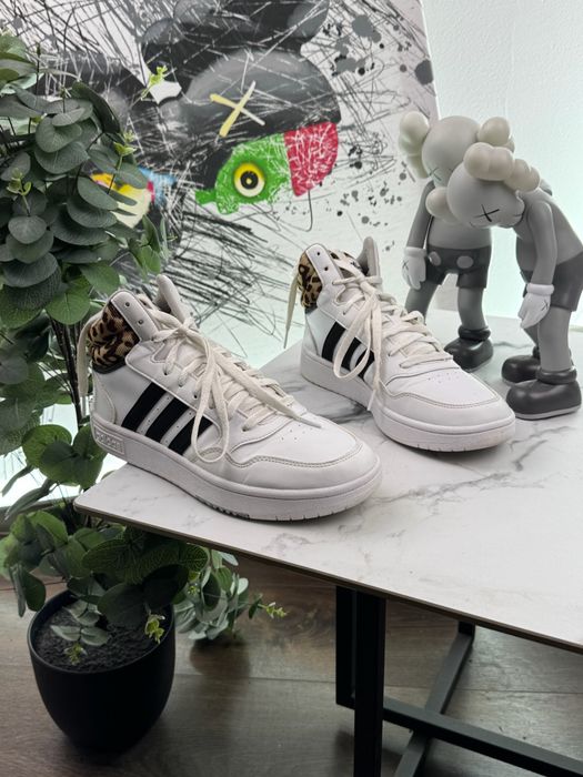 Кросівки Adidas Hoops 42 розмір Е8878