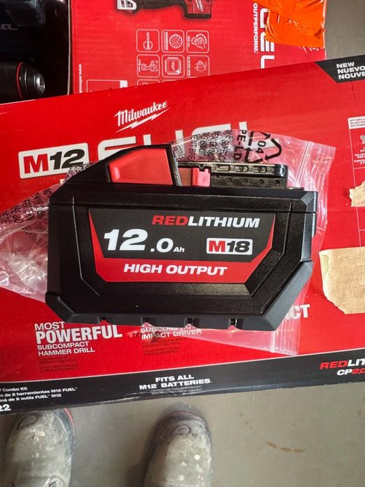 Bateria Milwaukee M18 12.0ah mocna nowa