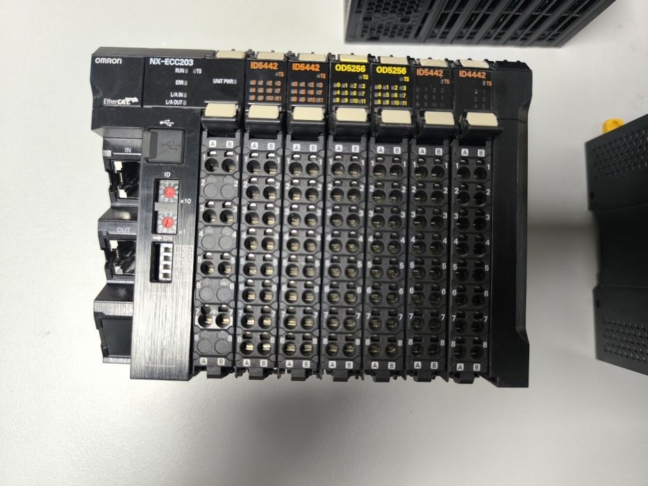 Material automação OMRON