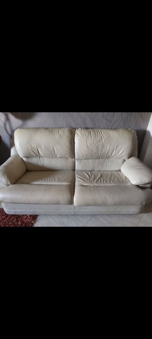 sofás em pele cor bege